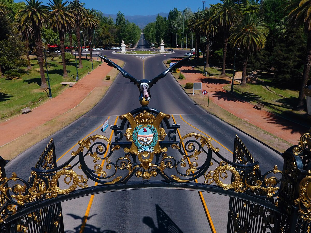 MENDOZA CON ALMUERZO EN BODEGA